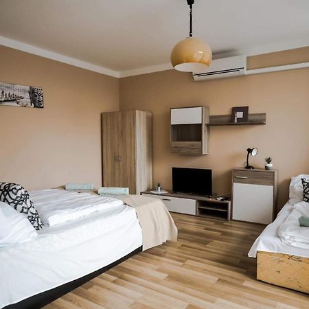 Bed and Breakfast Berény Panzió Balatonberény Esterno foto
